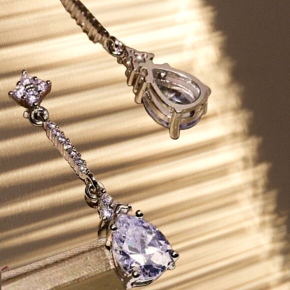 New Women's Gorgeous Clear White Diamond Dangle Earrings on 925 Sterling Silver - Picture 3 of 6